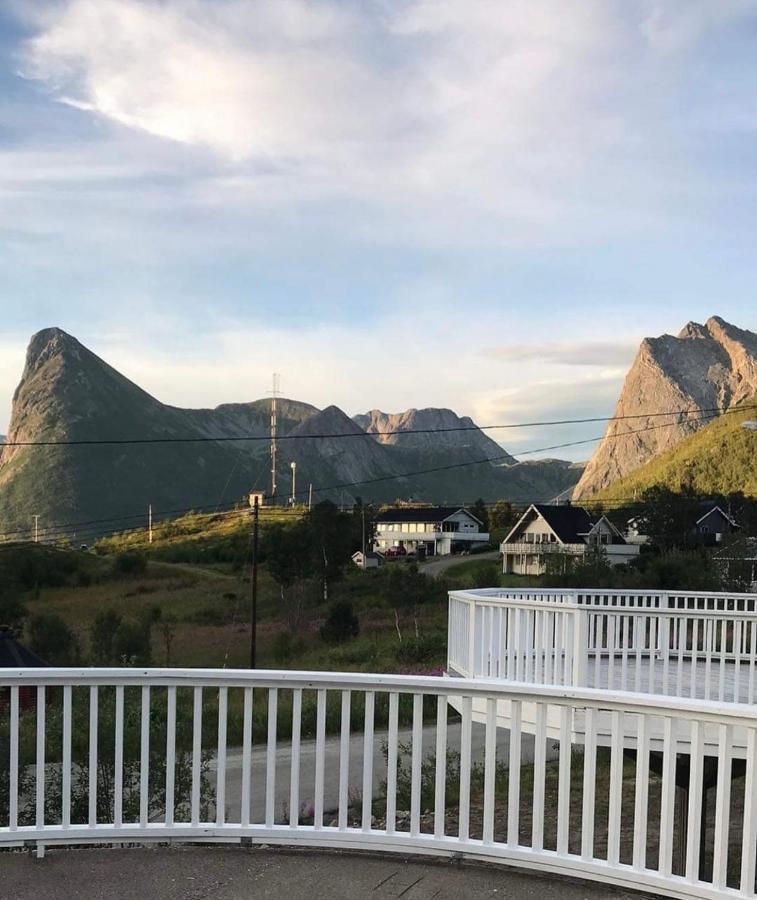 Апарт отель Senja Living Stonglandseidet Экстерьер фото