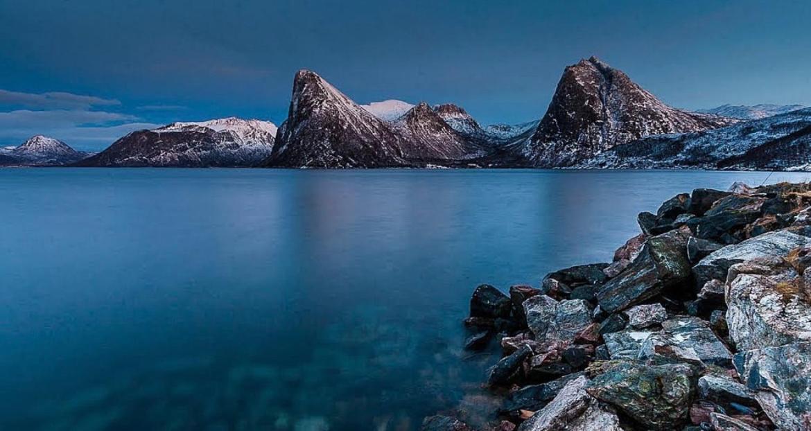 Апарт отель Senja Living Stonglandseidet Экстерьер фото