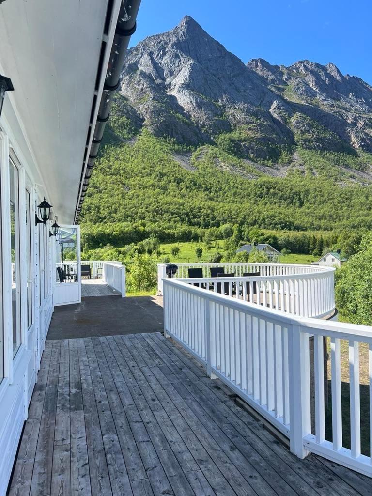 Апарт отель Senja Living Stonglandseidet Экстерьер фото